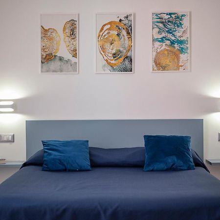 Dimora Asmara 11 15 Apartment Brindisi Bagian luar foto