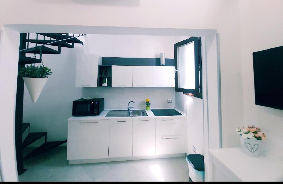 Dimora Asmara 11 15 Apartment Brindisi Bagian luar foto