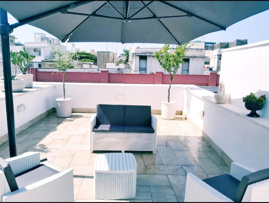 Dimora Asmara 11 15 Apartment Brindisi Bagian luar foto