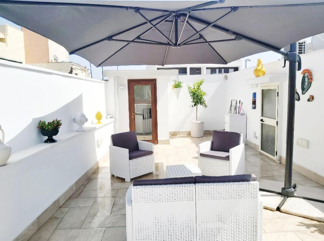 Dimora Asmara 11 15 Apartment Brindisi Bagian luar foto