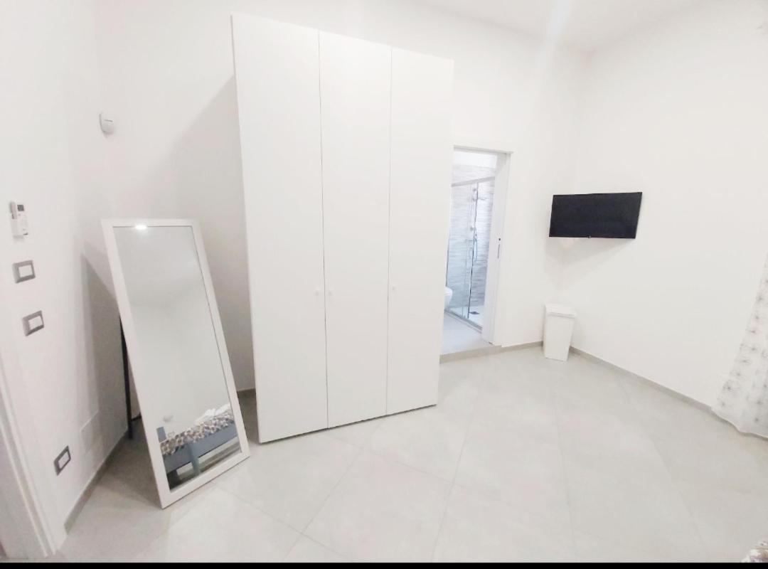 Dimora Asmara 11 15 Apartment Brindisi Bagian luar foto