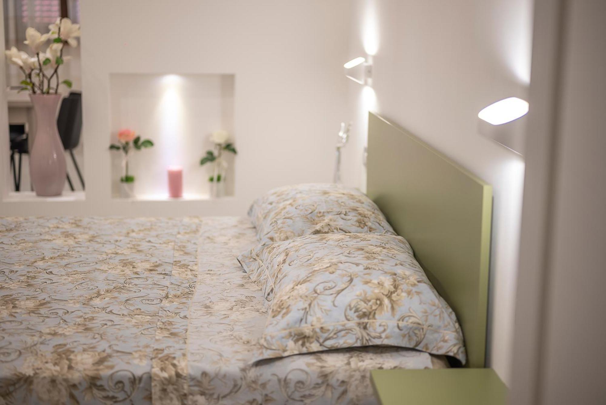 Dimora Asmara 11 15 Apartment Brindisi Bagian luar foto